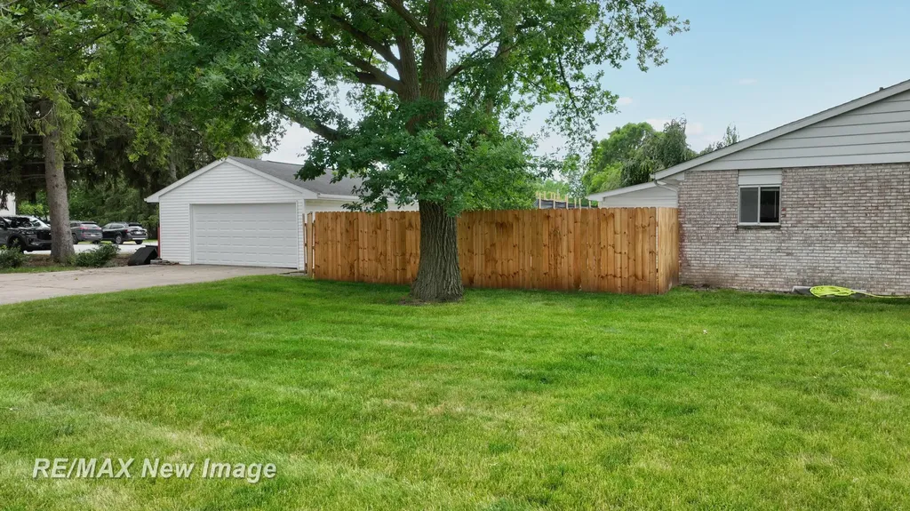 5019 Glenfield Drive Saginaw Charter Township MI 48638