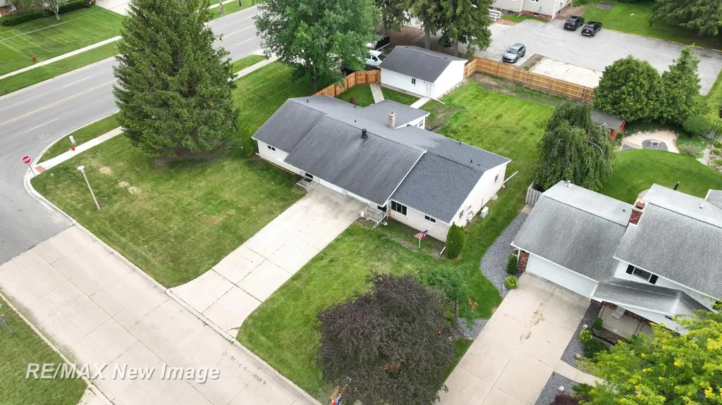 5019 Glenfield Drive Saginaw Charter Township MI 48638