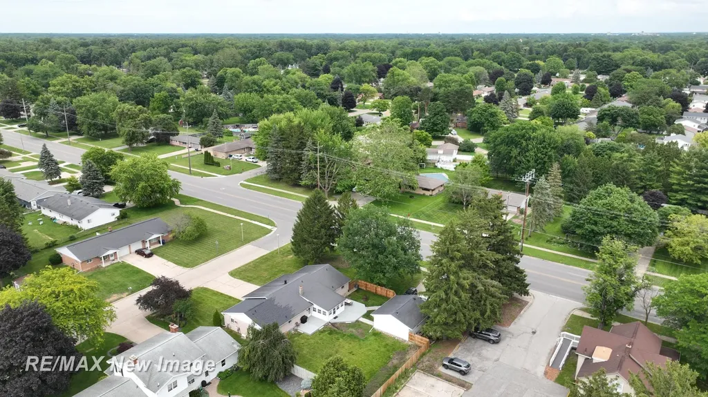 5019 Glenfield Drive Saginaw Charter Township MI 48638