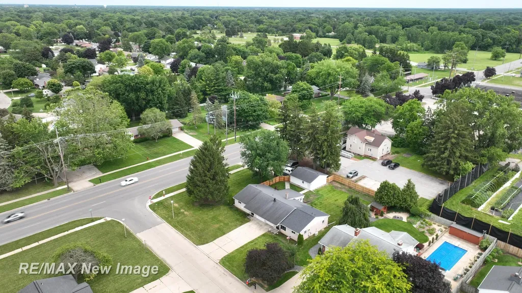 5019 Glenfield Drive Saginaw Charter Township MI 48638
