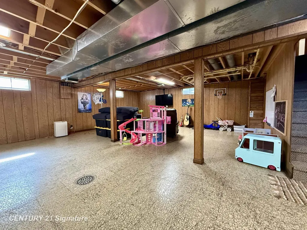 2363 Hetzner Drive Saginaw Charter Township MI 48603