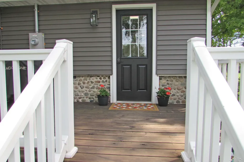 834 S Dietz Road White Oak Township MI 48892