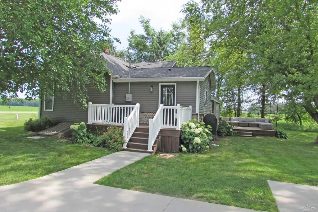834 S Dietz Road White Oak Township MI 48892
