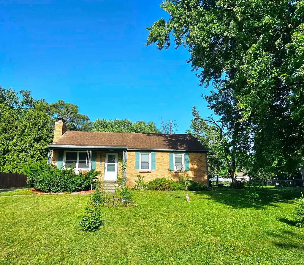 1241 Pius Street Saginaw Charter Township MI 48638