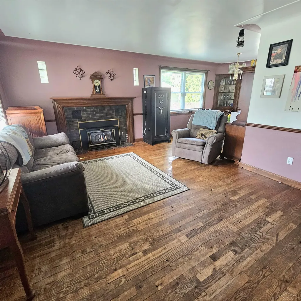 1241 Pius Street Saginaw Charter Township MI 48638