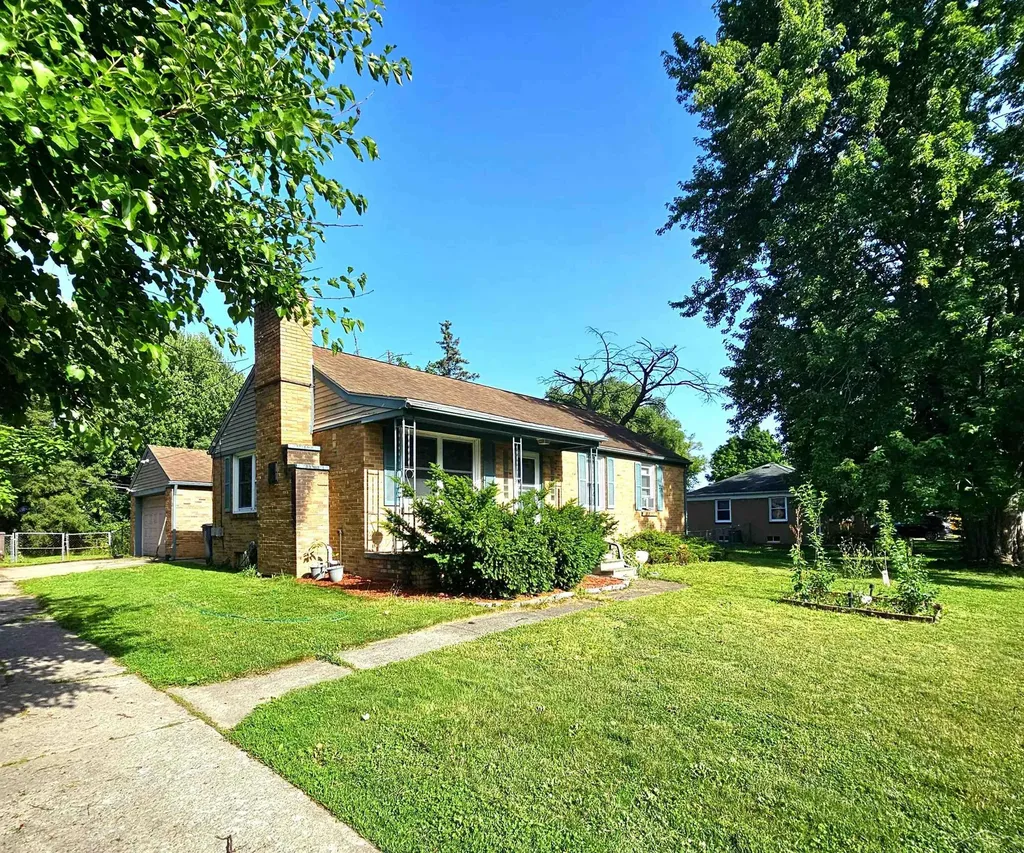 1241 Pius Street Saginaw Charter Township MI 48638