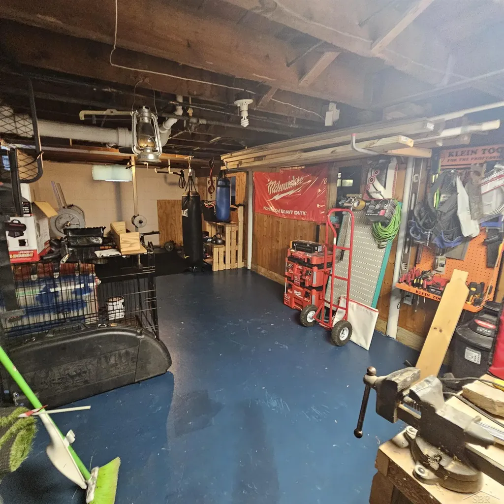 1241 Pius Street Saginaw Charter Township MI 48638