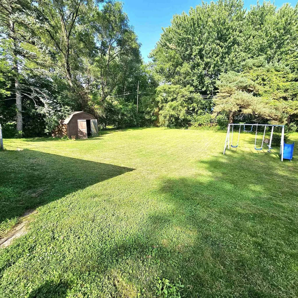 1241 Pius Street Saginaw Charter Township MI 48638