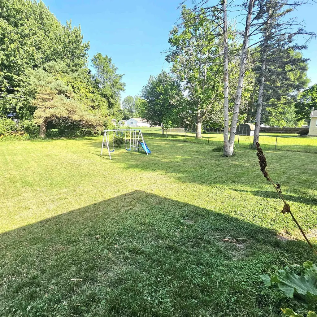 1241 Pius Street Saginaw Charter Township MI 48638