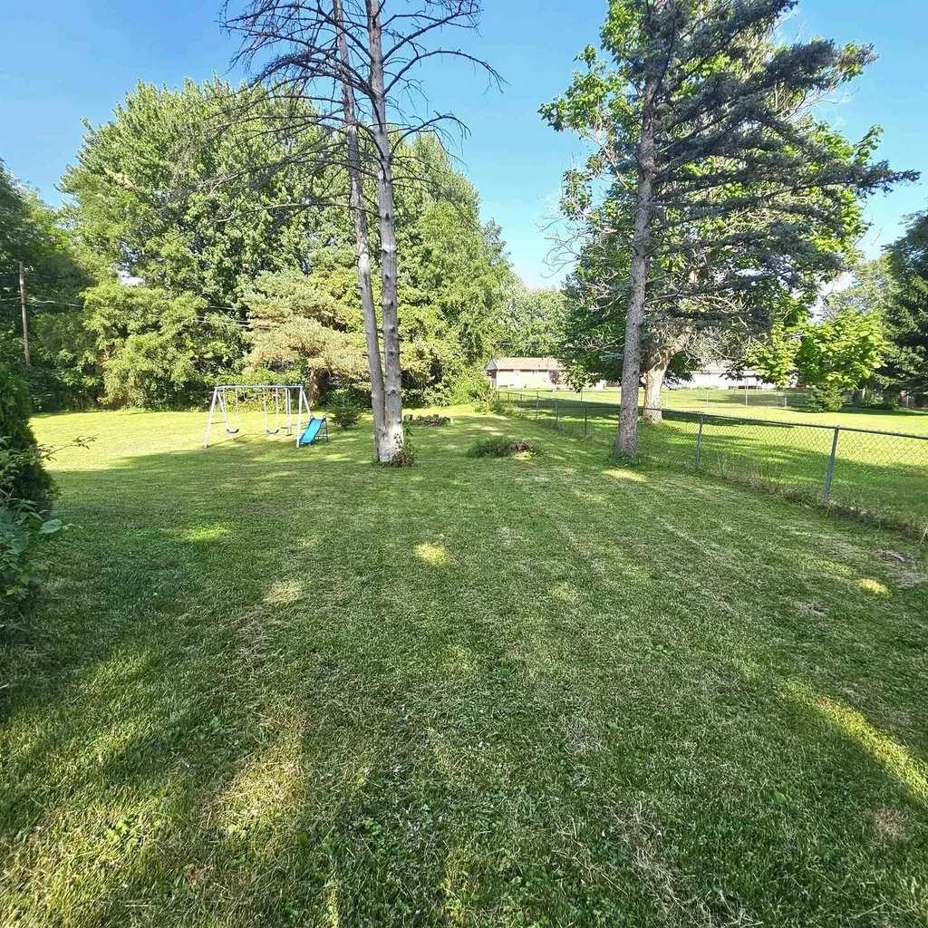 1241 Pius Street Saginaw Charter Township MI 48638
