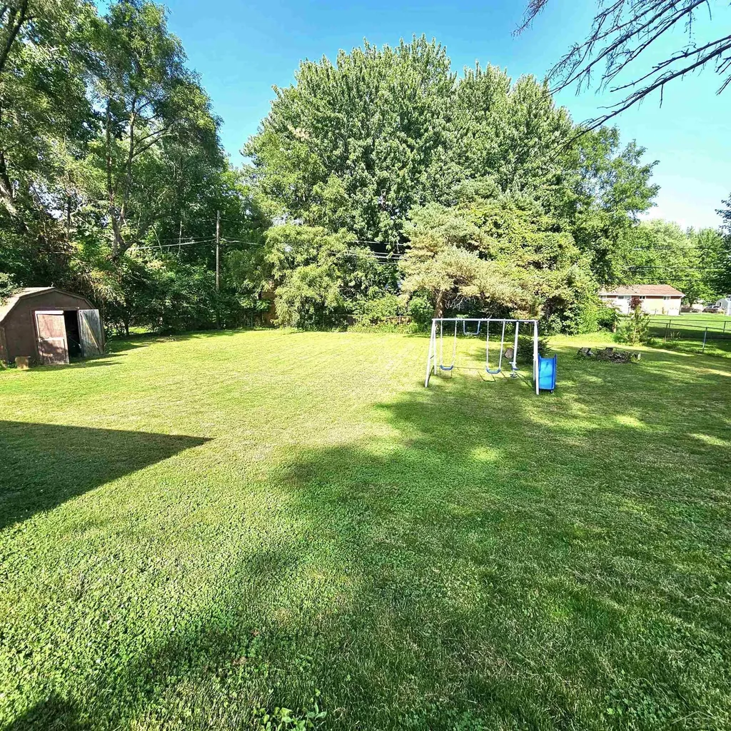 1241 Pius Street Saginaw Charter Township MI 48638