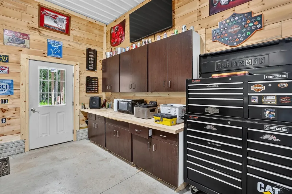 5590 N Jefferson Road Mills Township MI 48642