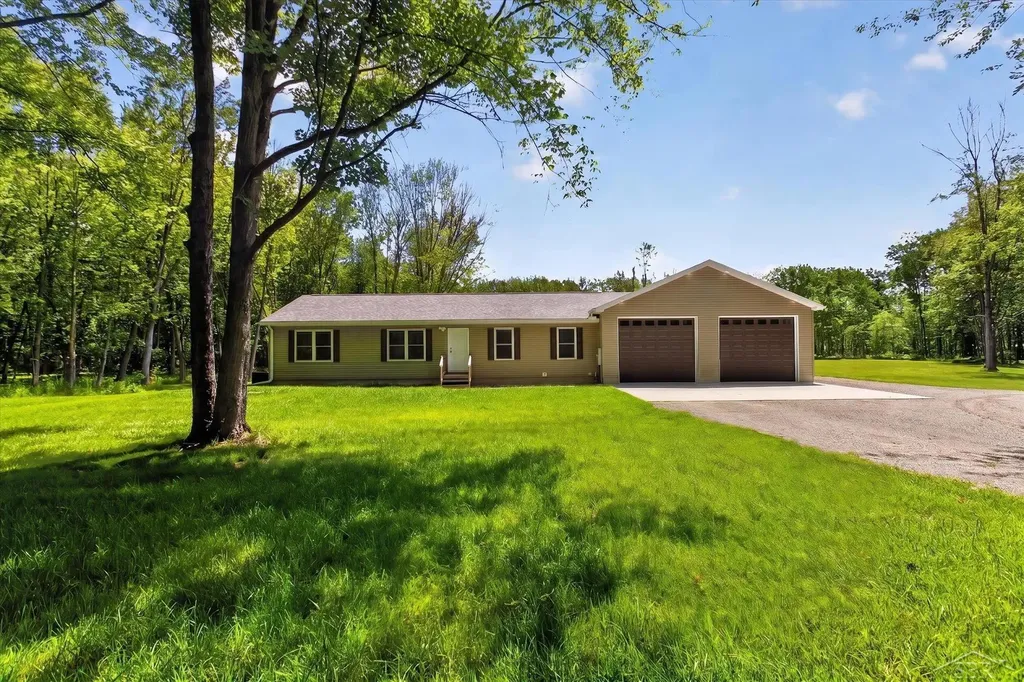 5590 N Jefferson Road Mills Township MI 48642