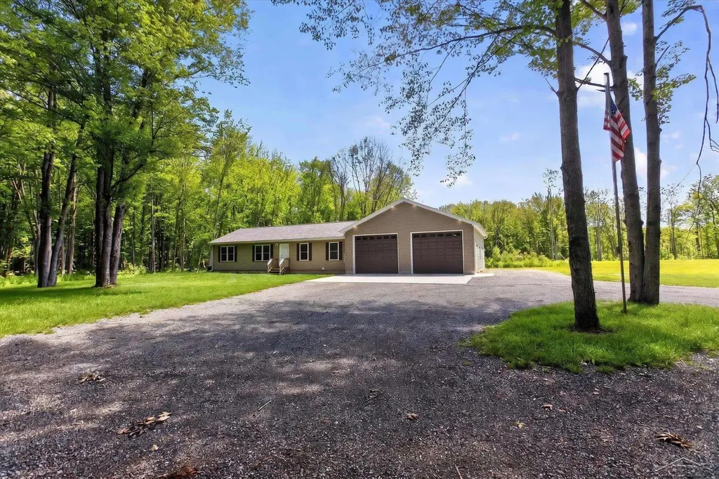 5590 N Jefferson Road Mills Township MI 48642