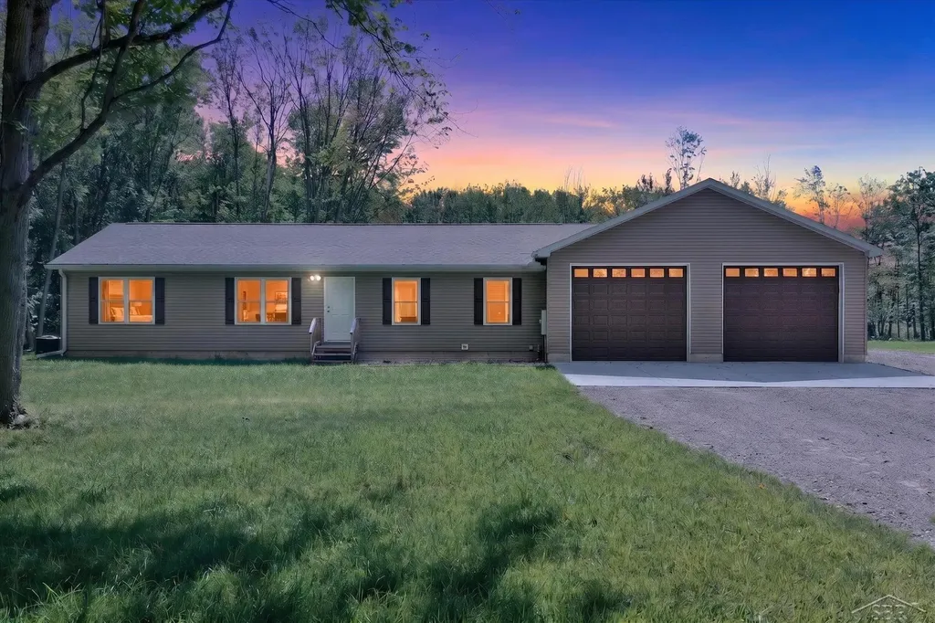 5590 N Jefferson Road Mills Township MI 48642
