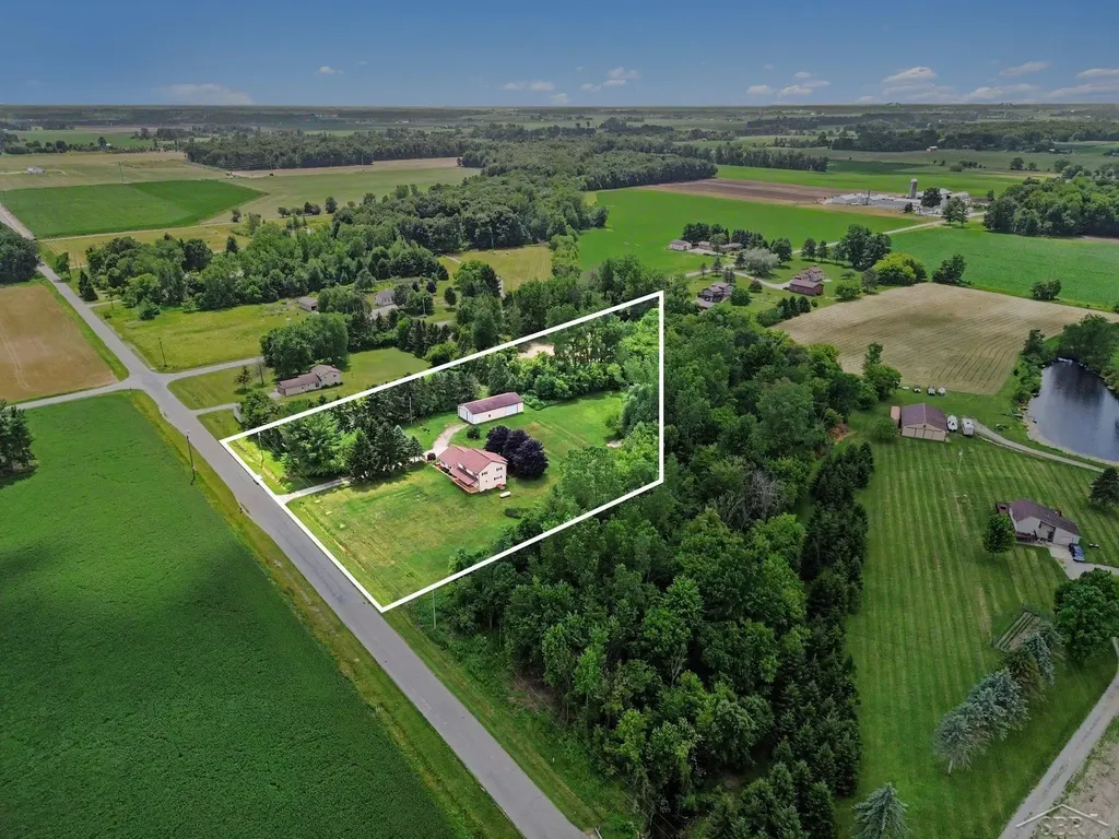 2577 N Brennan Road Richland Township MI 48626