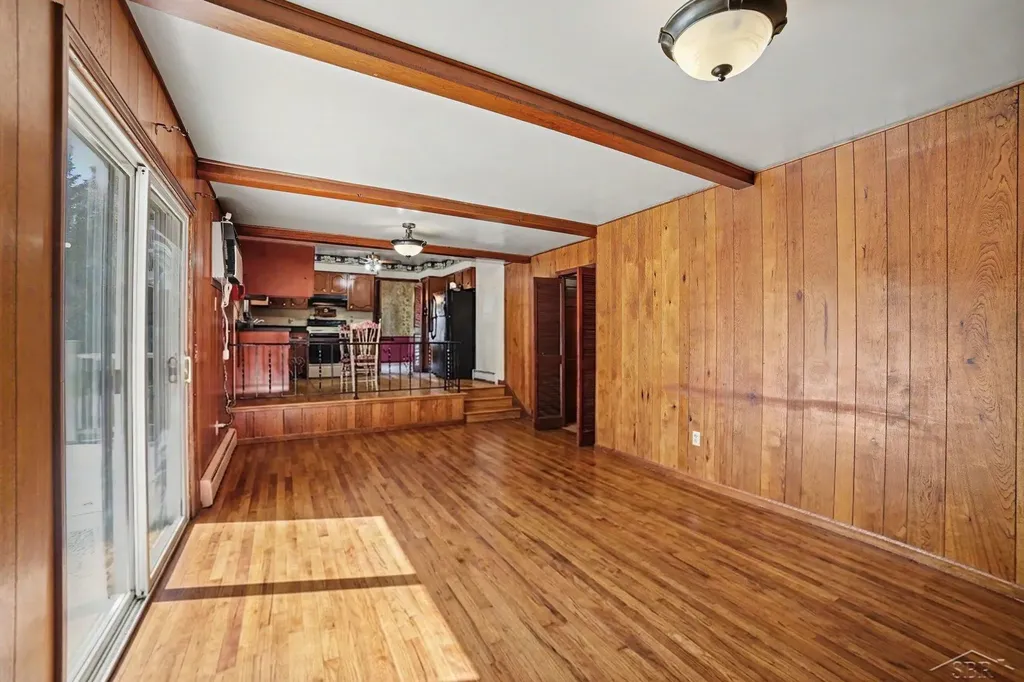 1870 W Packard Drive Saginaw Charter Township MI 48638