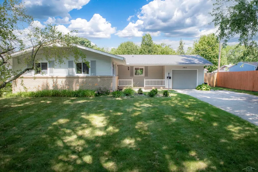 1915 Ivy Lane Midland City MI 48642