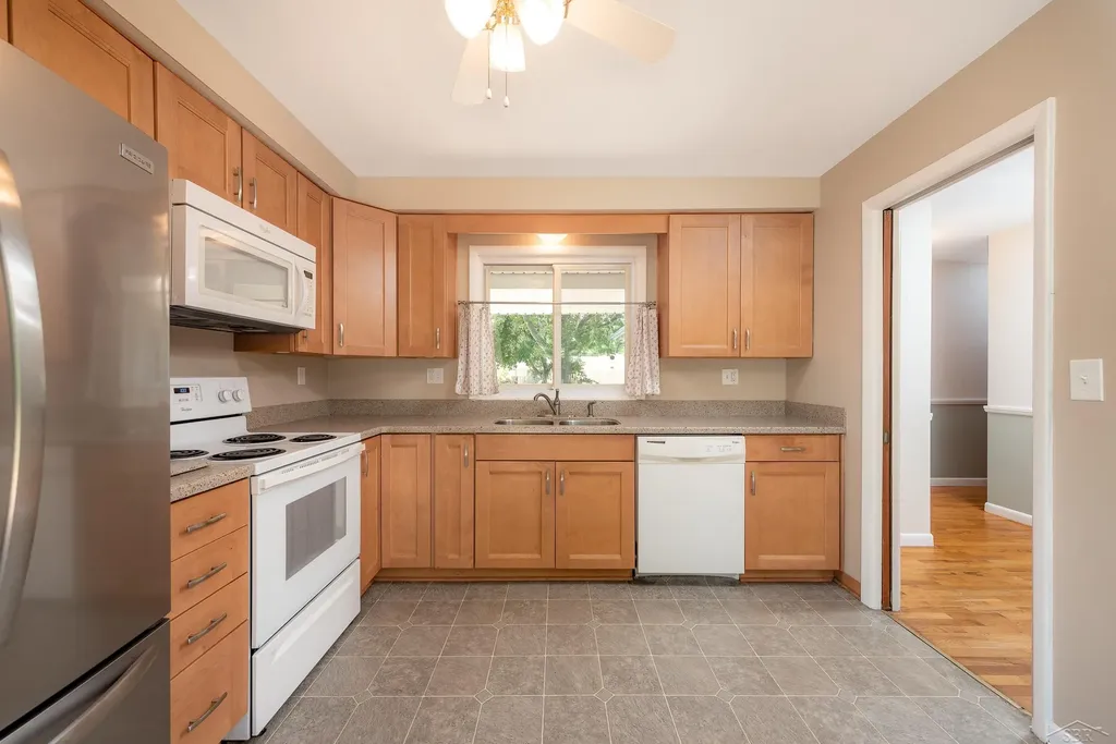 1915 Ivy Lane Midland City MI 48642