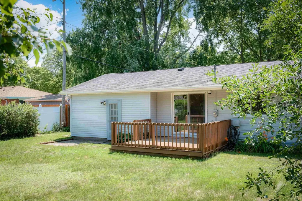 1915 Ivy Lane Midland City MI 48642