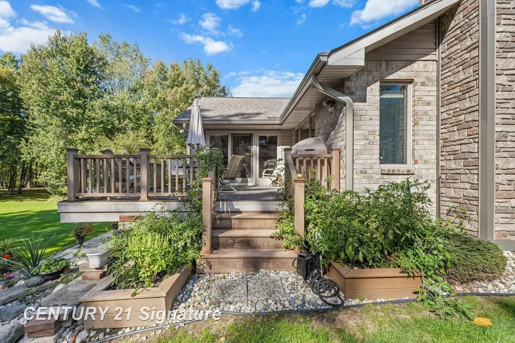 3137 Midland Road Saginaw Charter Township MI 48603