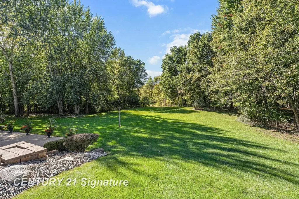 3137 Midland Road Saginaw Charter Township MI 48603