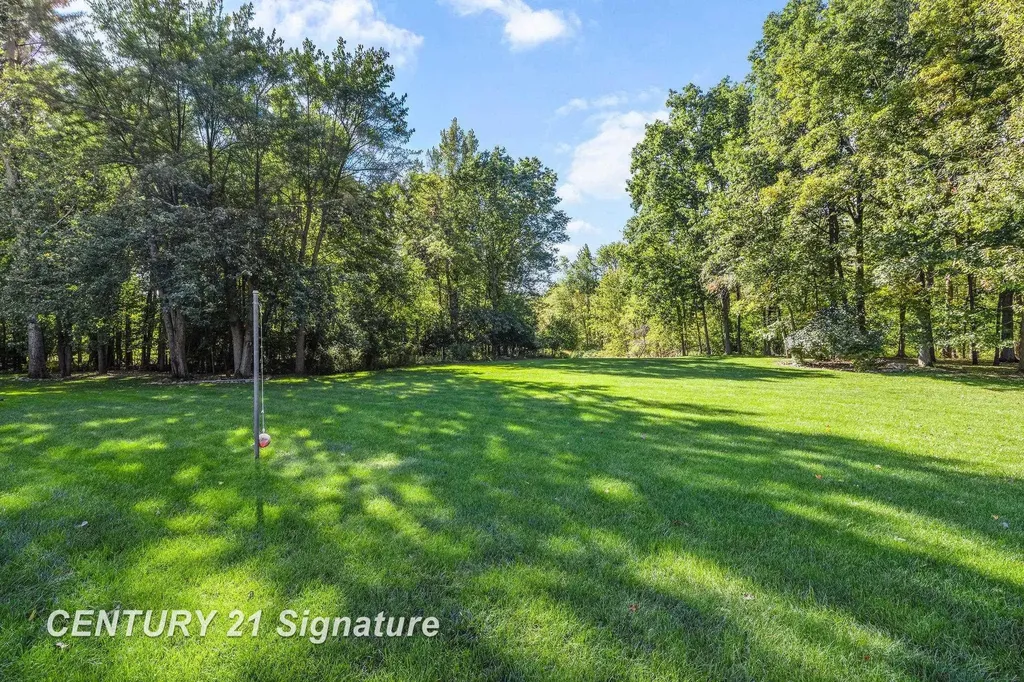 3137 Midland Road Saginaw Charter Township MI 48603