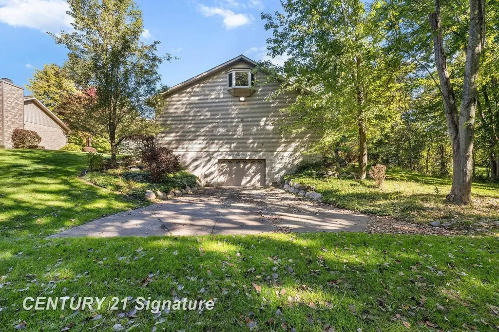 3137 Midland Road Saginaw Charter Township MI 48603