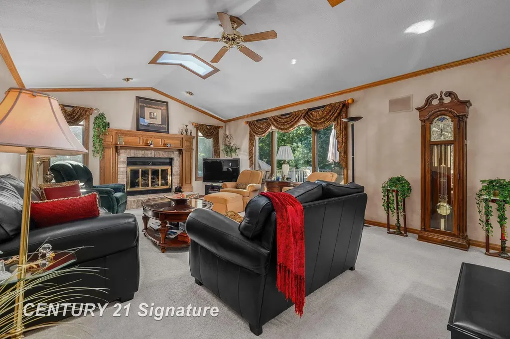 3137 Midland Road Saginaw Charter Township MI 48603