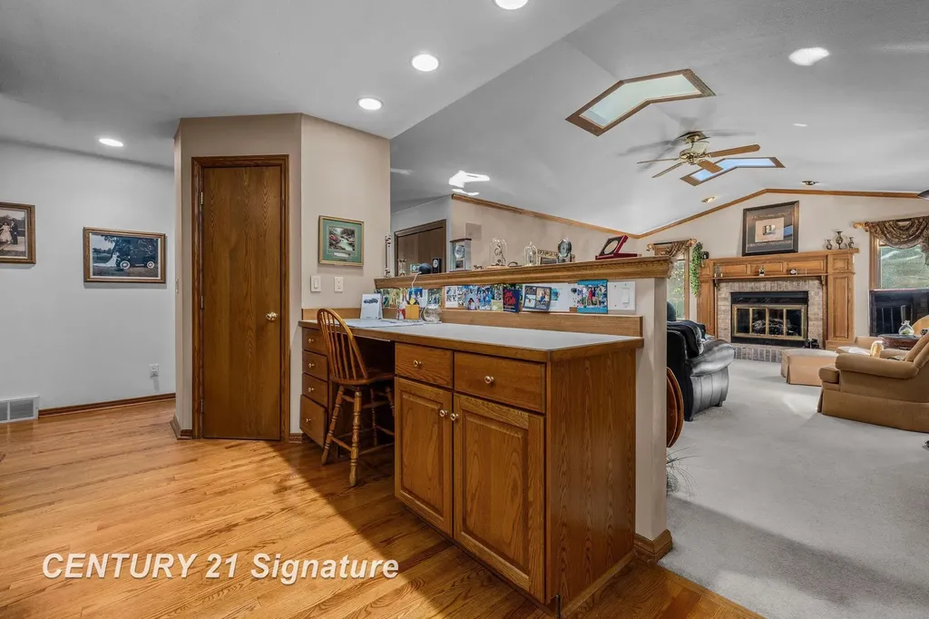 3137 Midland Road Saginaw Charter Township MI 48603