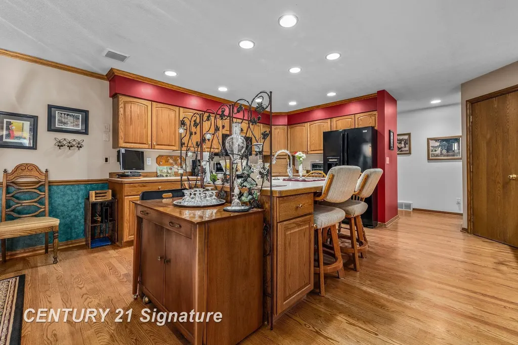 3137 Midland Road Saginaw Charter Township MI 48603