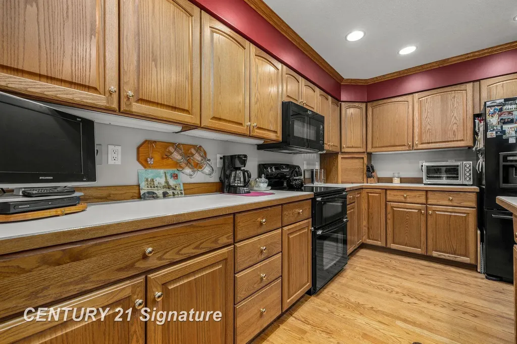 3137 Midland Road Saginaw Charter Township MI 48603