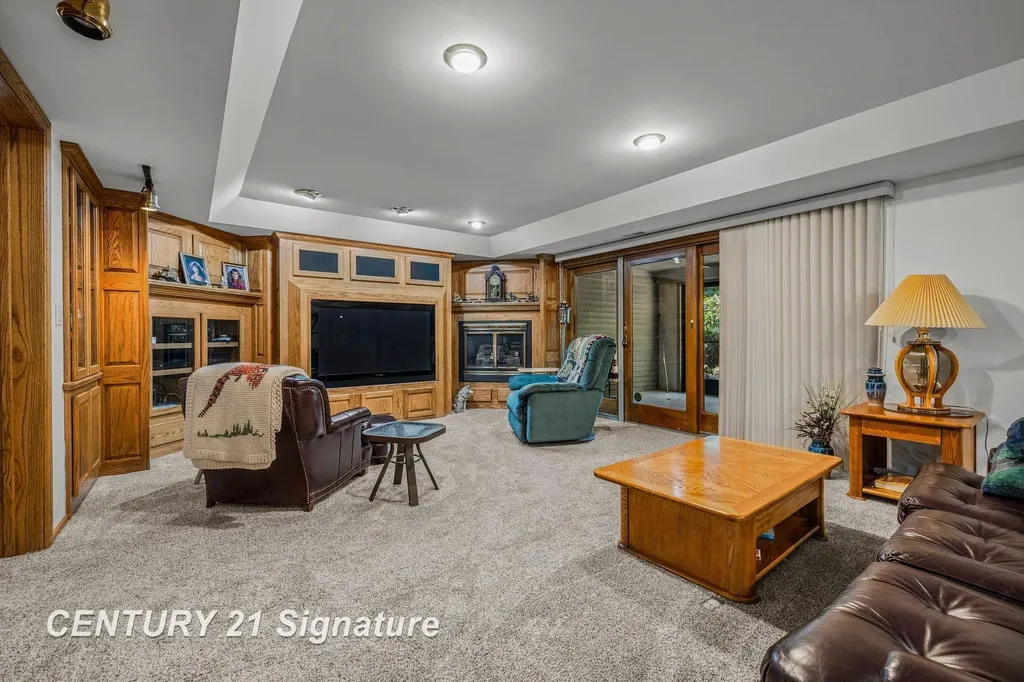 3137 Midland Road Saginaw Charter Township MI 48603