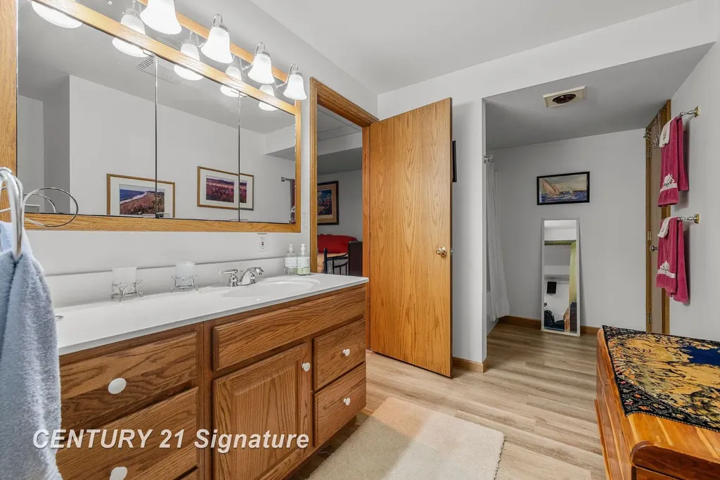 3137 Midland Road Saginaw Charter Township MI 48603