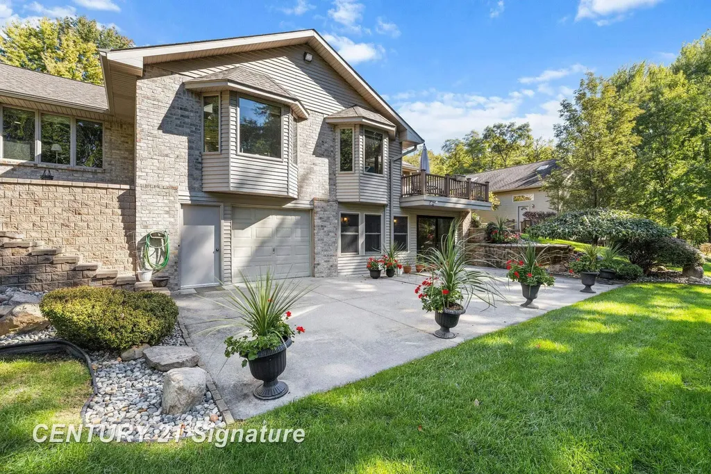3137 Midland Road Saginaw Charter Township MI 48603