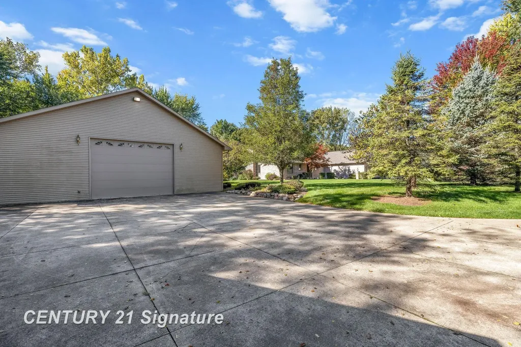 3137 Midland Road Saginaw Charter Township MI 48603