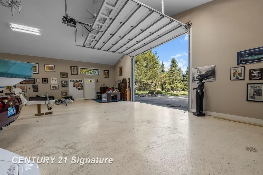 3137 Midland Road Saginaw Charter Township MI 48603
