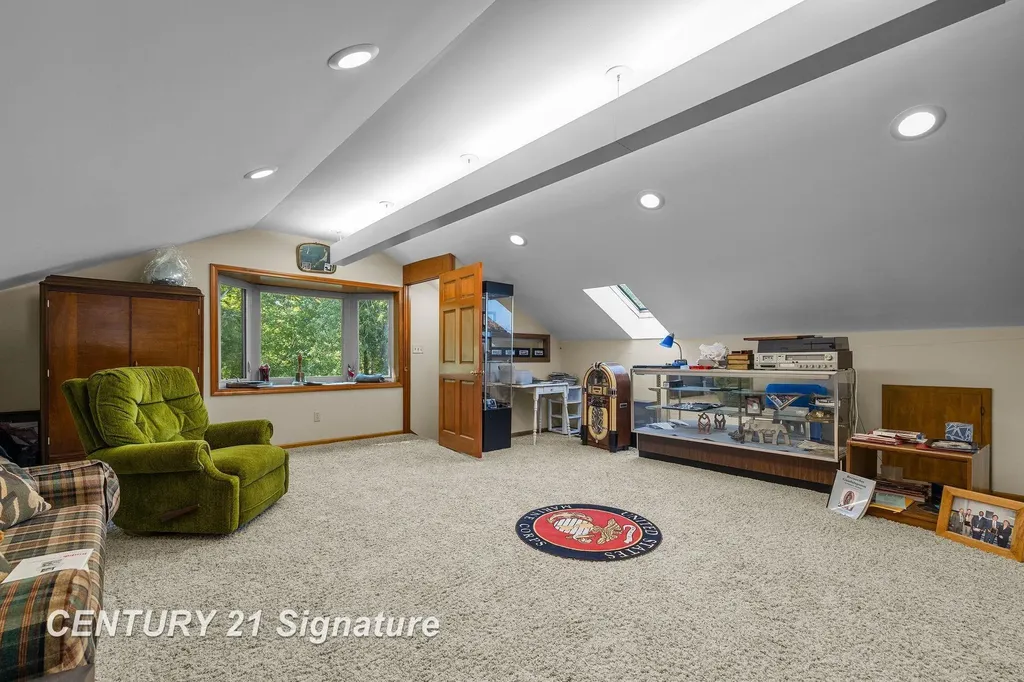 3137 Midland Road Saginaw Charter Township MI 48603
