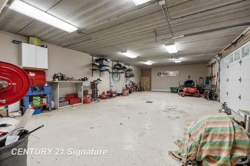 3137 Midland Road Saginaw Charter Township MI 48603