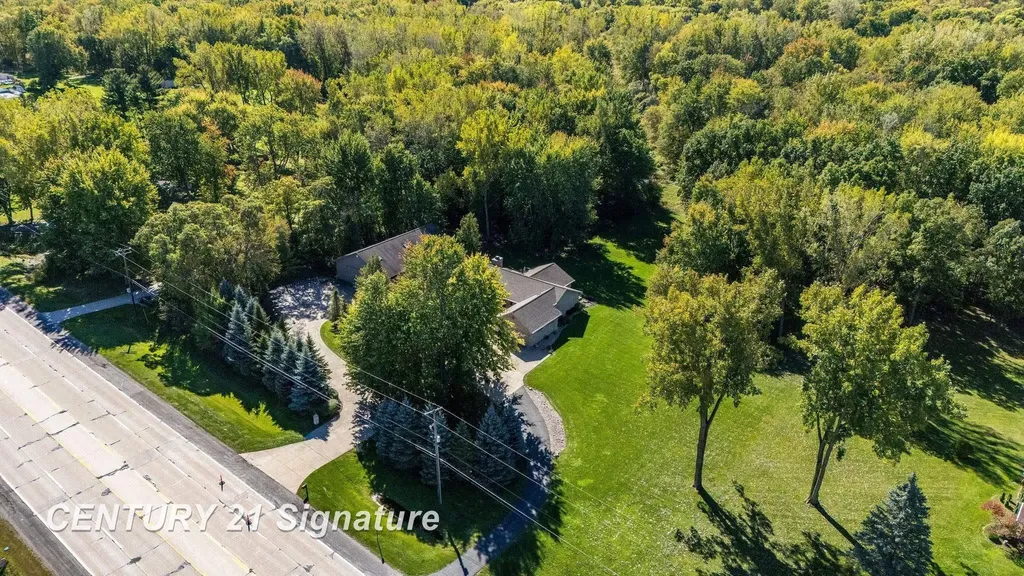 3137 Midland Road Saginaw Charter Township MI 48603