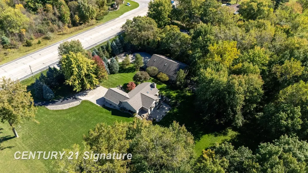 3137 Midland Road Saginaw Charter Township MI 48603