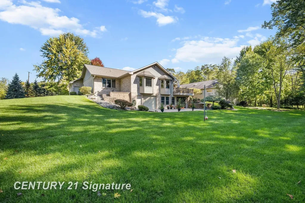 3137 Midland Road Saginaw Charter Township MI 48603