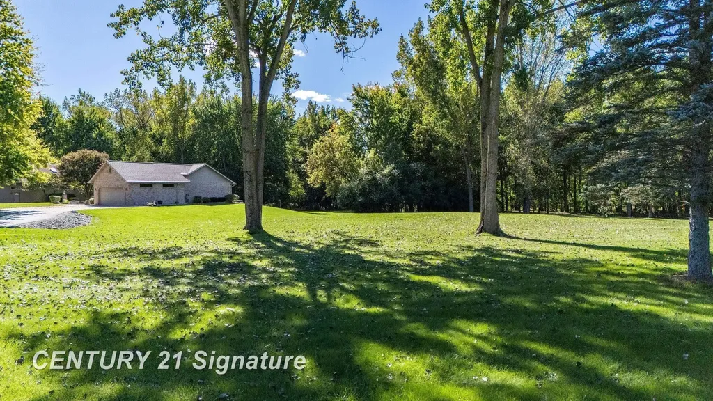 3137 Midland Road Saginaw Charter Township MI 48603