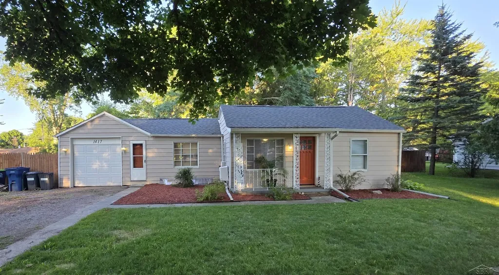 1417 Pius Street Saginaw Charter Township MI 48638