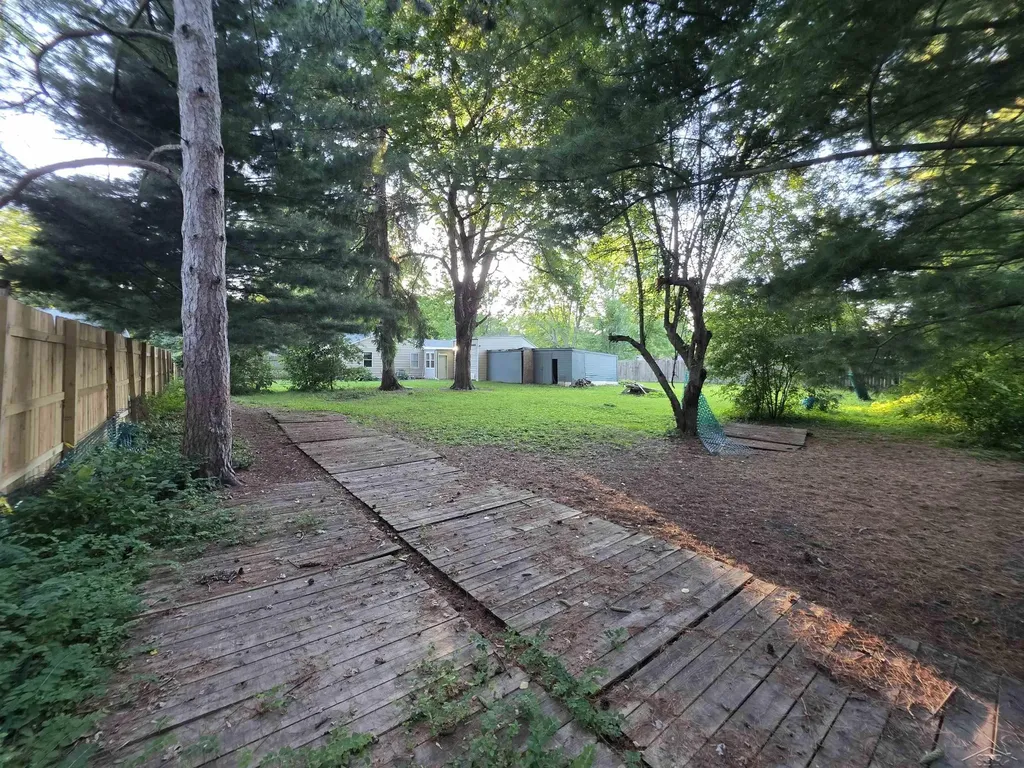 1417 Pius Street Saginaw Charter Township MI 48638