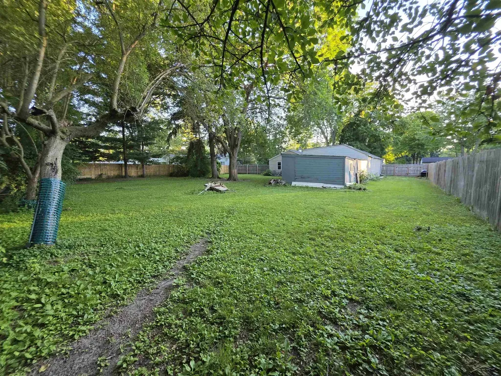 1417 Pius Street Saginaw Charter Township MI 48638