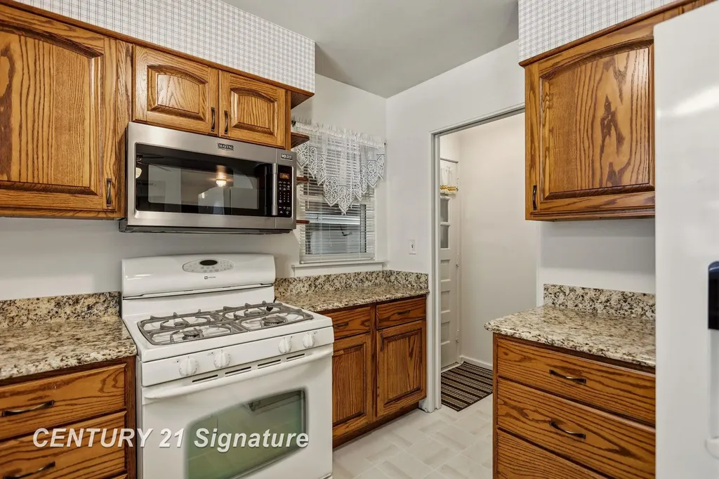 1134 Sutton Street Saginaw City MI 48602