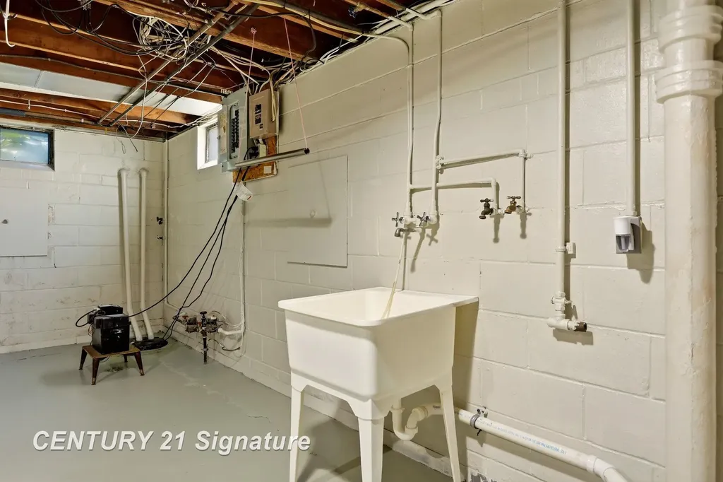 1134 Sutton Street Saginaw City MI 48602