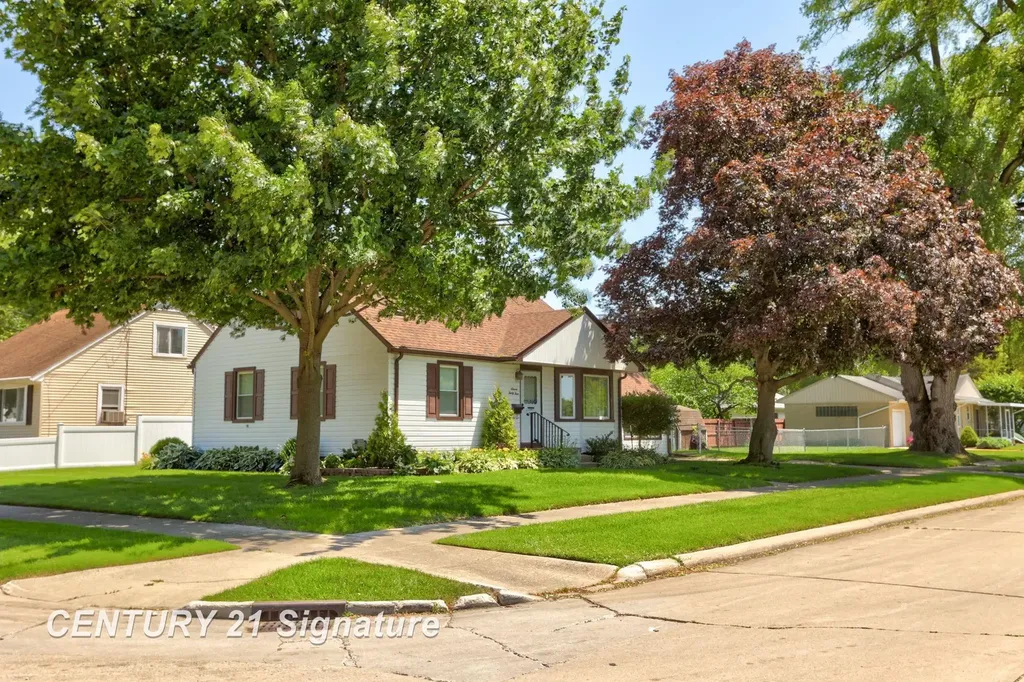 1134 Sutton Street Saginaw City MI 48602