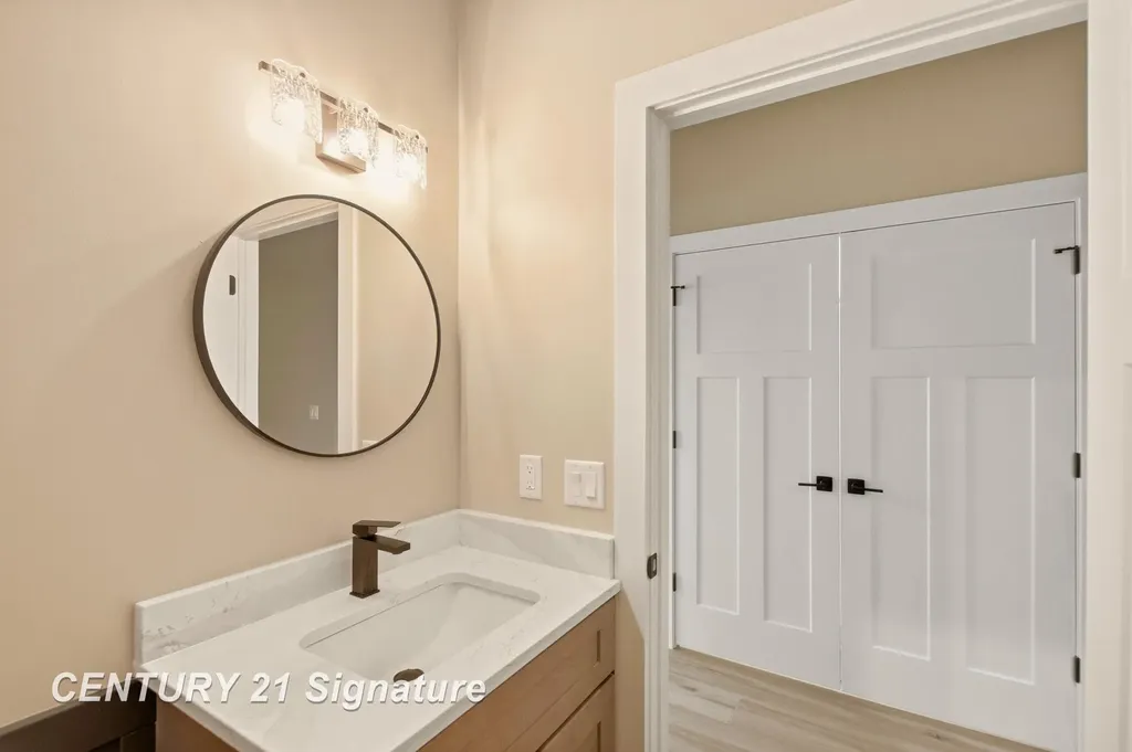 80 Sawmill Creek Trail Saginaw Charter Township MI 48603